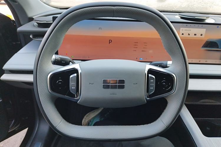 Used Geely Galaxy E8 2024 550 km Range Rear-Wheel-Drive PRO Steering Wheel