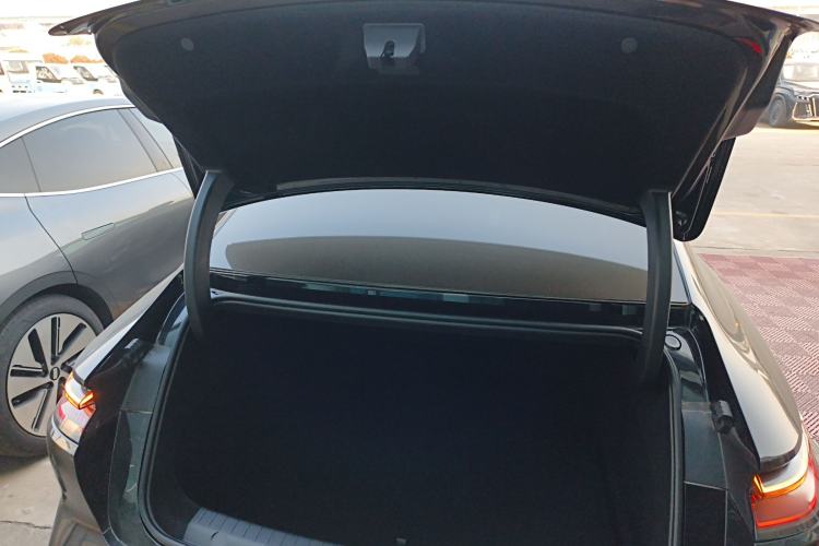 Used Geely Galaxy E8 2024 550 km Range Rear-Wheel-Drive PRO Trunk