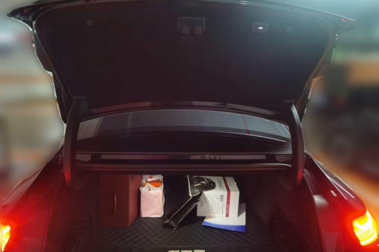 Used Geely Galaxy E8 2024 550 km Range Rear-Drive MAX Trunk