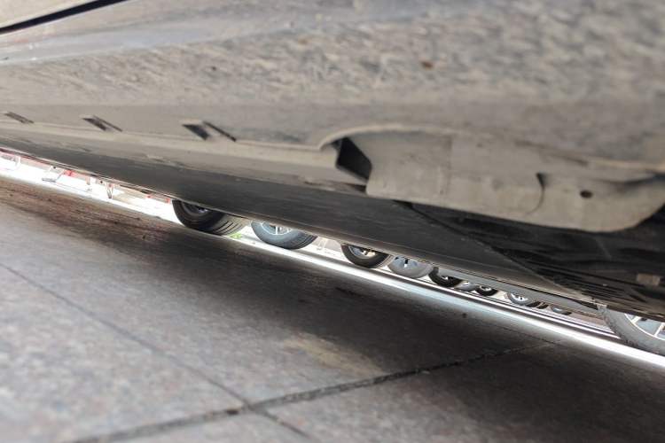 Used Geely Galaxy E8 2024 550 km Range Rear-Wheel-Drive PRO Chassis Front Right