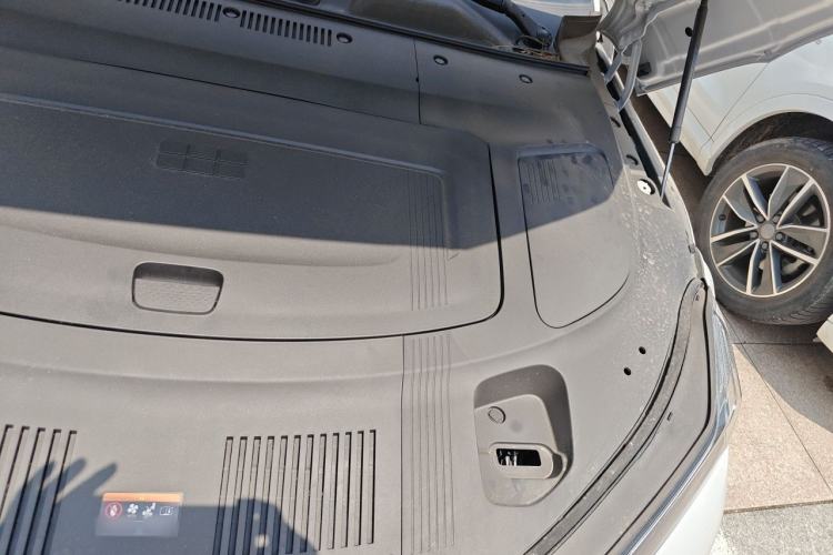 Used Geely Galaxy E8 2024 550 km Range Rear-Wheel-Drive PRO Engine Bay Left