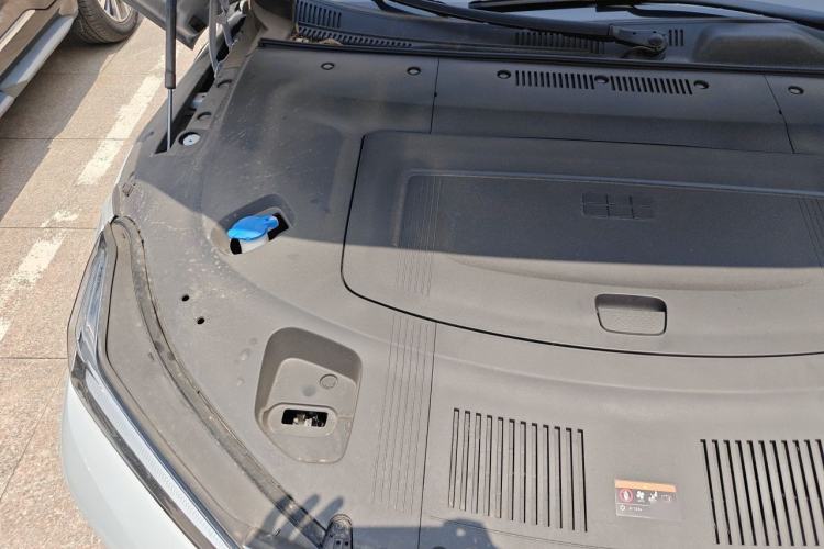 Used Geely Galaxy E8 2024 550 km Range Rear-Wheel-Drive PRO Engine Bay Right