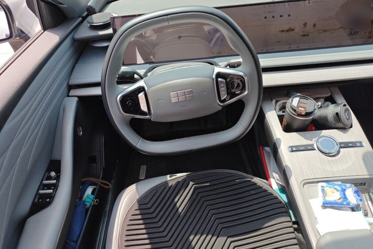Used Geely Galaxy E8 2024 550 km Range Rear-Wheel-Drive PRO Steering Wheel