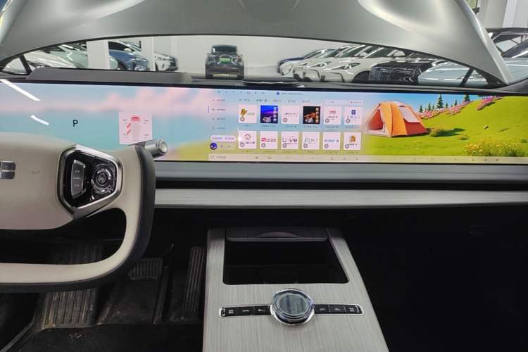 Used Geely Galaxy E8 2024 665 km Range Rear-Drive Starship Long-Range Version Audio And AC Panel
