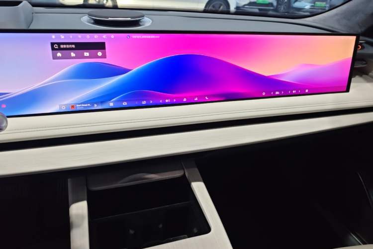 Used Geely Galaxy E8 2024 665 km Range Rear-Drive Starship Long-Range Version Audio And AC Panel