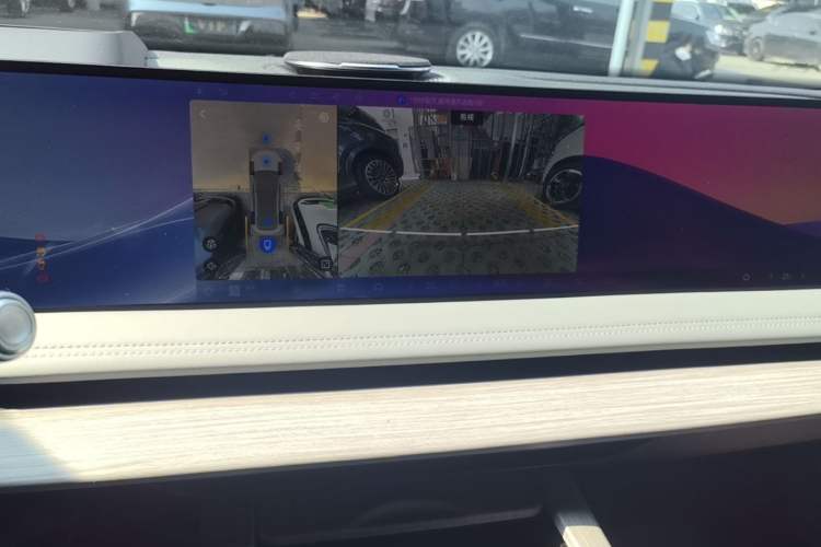 Used Geely Galaxy E8 2024 665 km Range Rear-Drive Starship Long-Range Version Audio And AC Panel