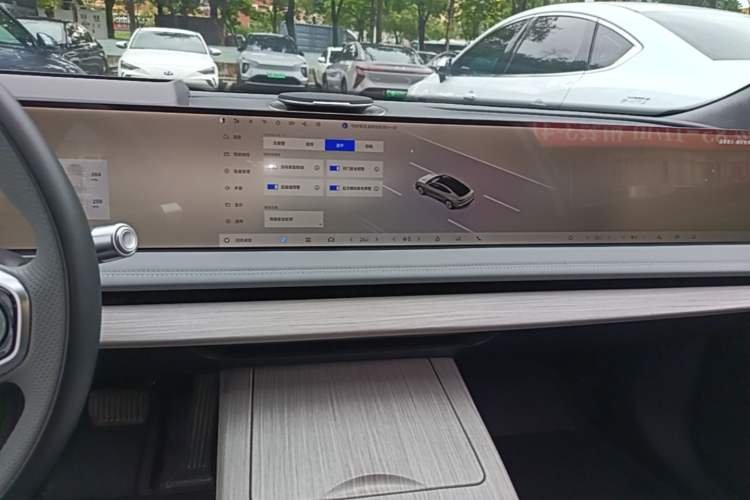 Used Geely Galaxy E8 2024 665 km Range Rear-Drive Starship Long-Range Version Audio And AC Panel