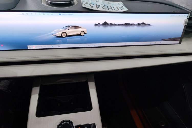 Used Geely Galaxy E8 2024 665 km Range Rear-Drive Starship Long-Range Version Audio And AC Panel