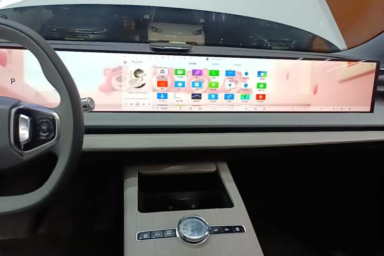 Used Geely Galaxy E8 2024 550 km Range Rear-Drive Dragon Edition Audio And AC Panel