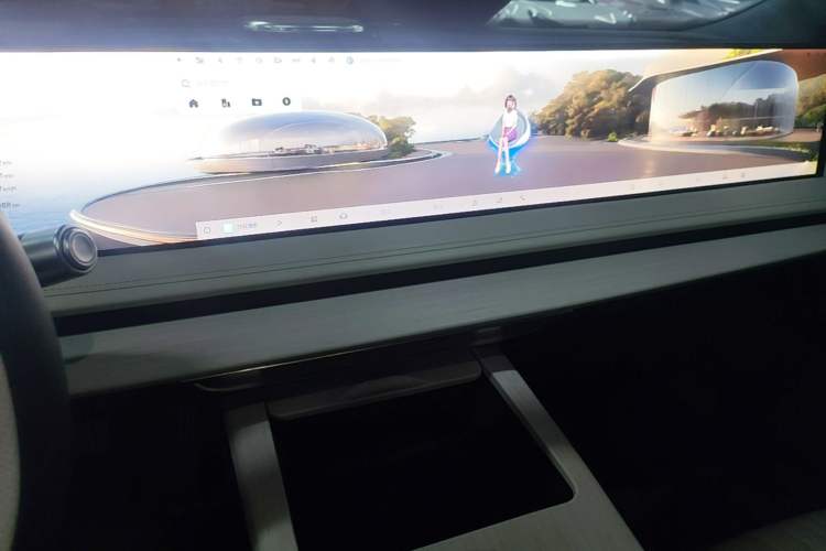Used Geely Galaxy E8 2024 550 km Range Rear-Drive MAX Audio And AC Panel
