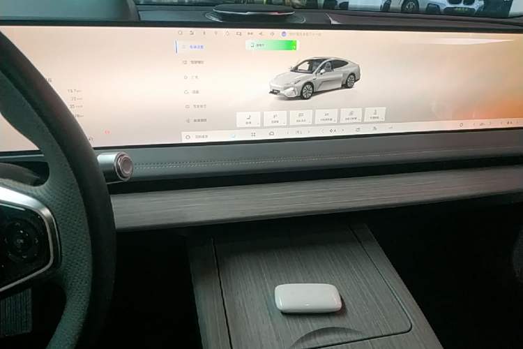 Used Geely Galaxy E8 2024 665 km Range Rear-Drive Starship Long-Range Version Audio And AC Panel