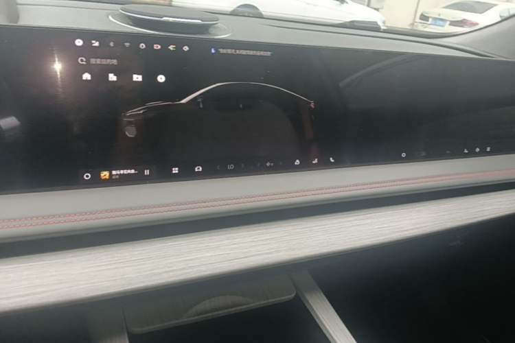 Used Geely Galaxy E8 2024 620 km All-Wheel-Drive Starship Performance Edition Audio And AC Panel