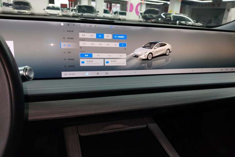 Used Geely Galaxy E8 2024 550 km Range Rear-Drive Dragon Edition Audio And AC Panel