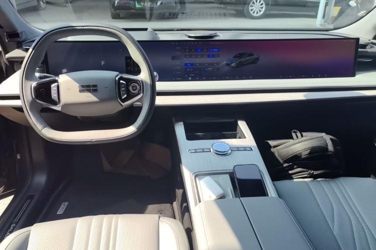 Used Geely Galaxy E8 2024 665 km Range Rear-Drive Starship Long-Range Version Center Console