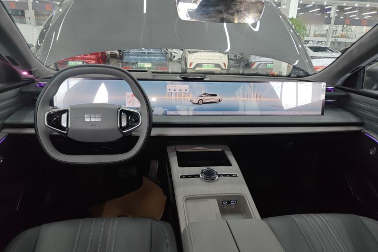 Used Geely Galaxy E8 2024 665 km Range Rear-Drive Starship Long-Range Version Center Console