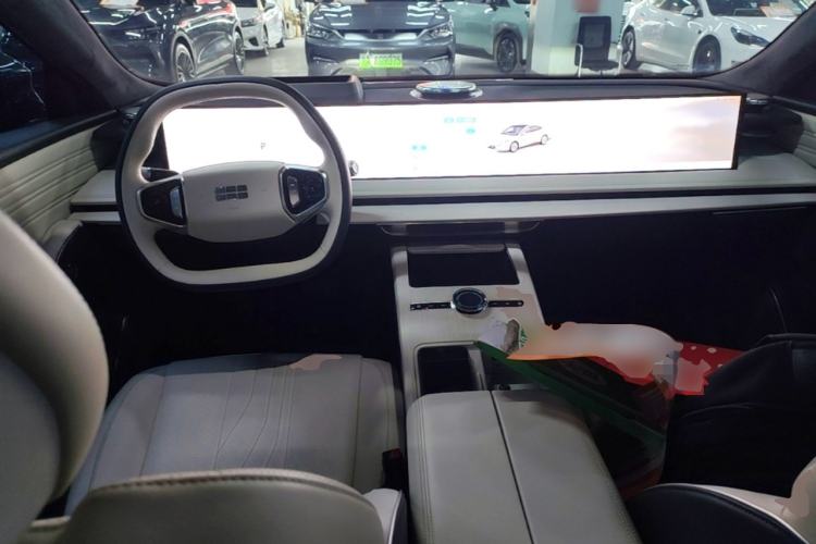 Used Geely Galaxy E8 2024 550 km Range Rear-Drive MAX Center Console