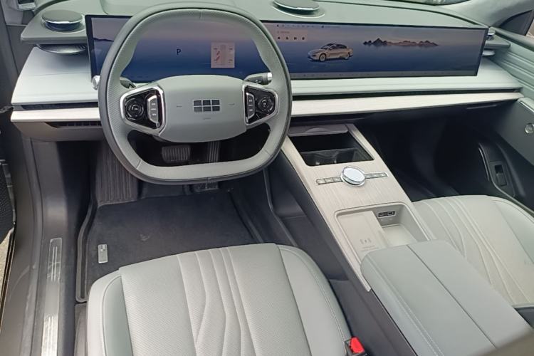 Used Geely Galaxy E8 2024 665 km Range Rear-Drive Starship Long-Range Version Center Console