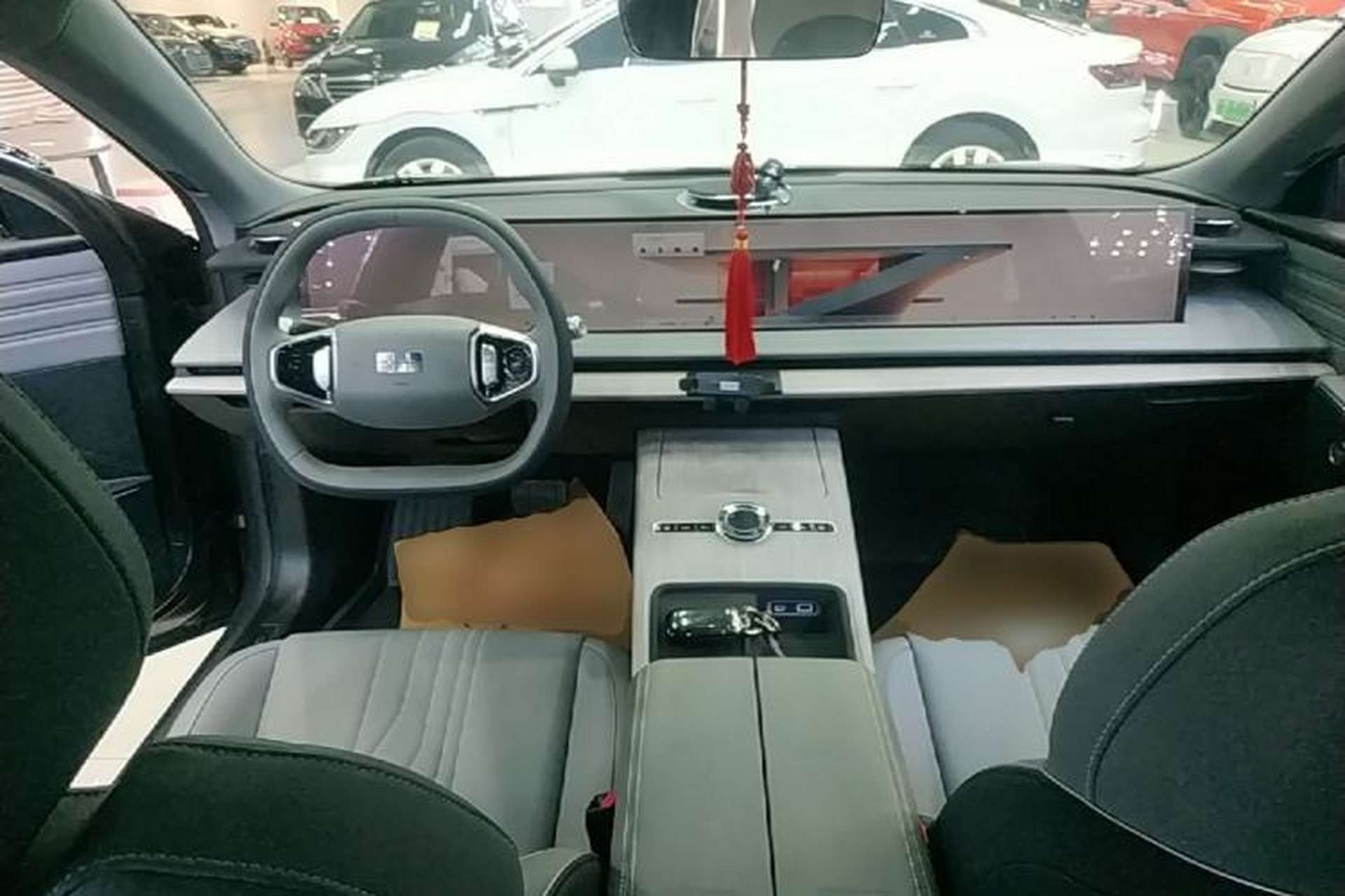 Used Geely Galaxy E8 2024 550 km Range Rear-Drive Dragon Edition Center Console