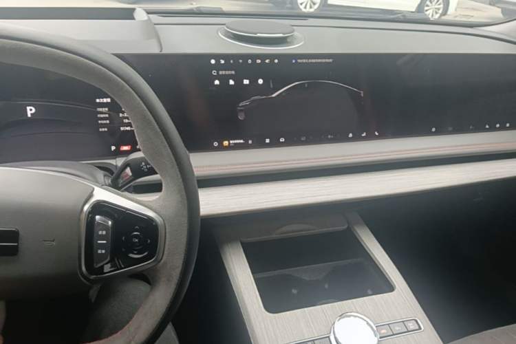 Used Geely Galaxy E8 2024 620 km All-Wheel-Drive Starship Performance Edition Center Console