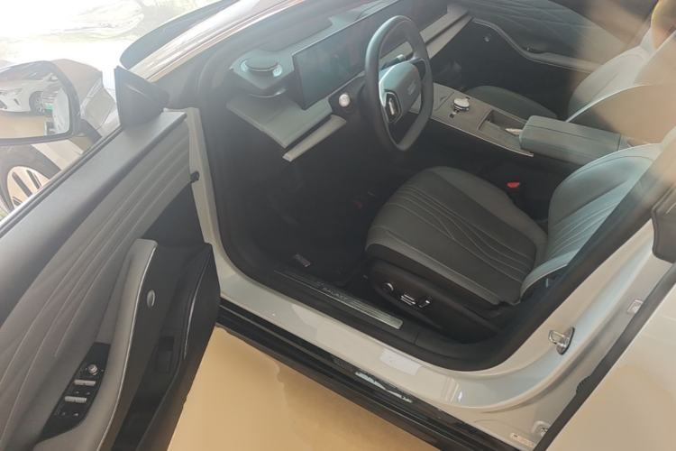 Used Geely Galaxy E8 2024 550 km Range Rear-Drive MAX Driver Seat