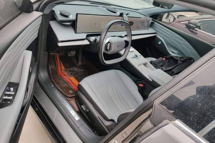 Used Geely Galaxy E8 2024 550 km Range Rear-Drive Dragon Edition Driver Seat