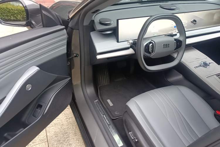 Used Geely Galaxy E8 2024 550 km Range Rear-Wheel-Drive PRO Driver Seat