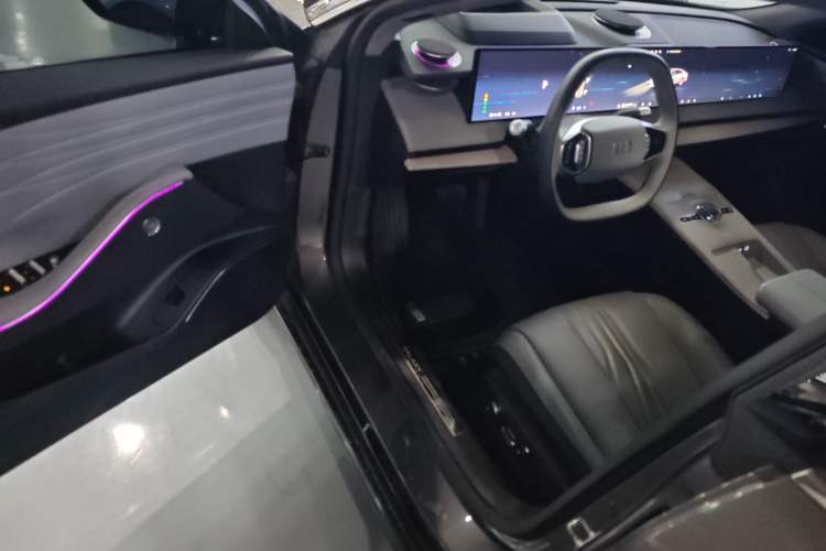 Used Geely Galaxy E8 2024 550 km Range Rear-Drive MAX Driver Seat