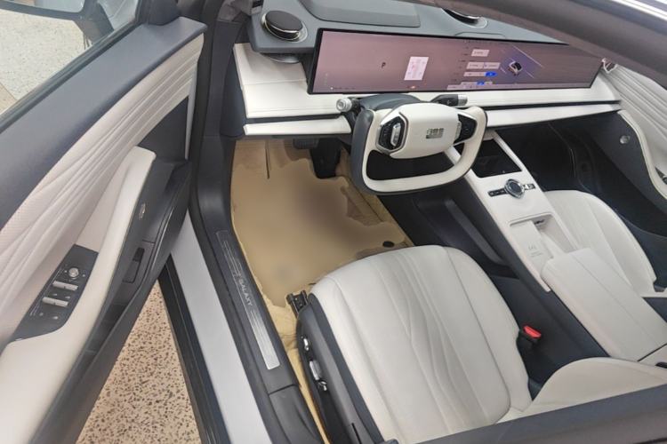 Used Geely Galaxy E8 2024 665 km Range Rear-Drive Starship Long-Range Version Driver Seat