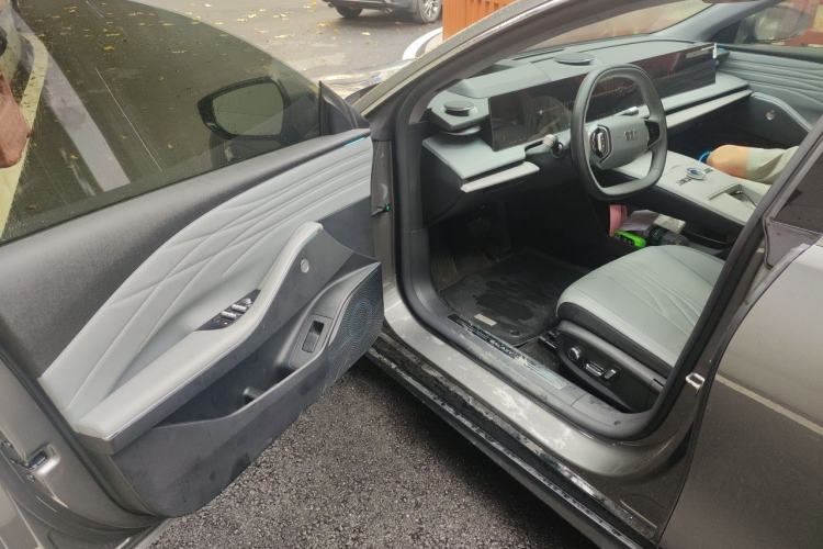 Used Geely Galaxy E8 2024 550 km Range Rear-Drive MAX Driver Seat