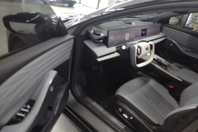 Used Geely Galaxy E8 2024 665 km Range Rear-Drive Starship Long-Range Version Driver Seat