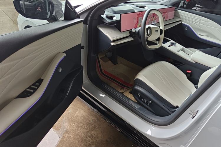 Used Geely Galaxy E8 2024 665 km Range Rear-Drive Starship Long-Range Version Driver Seat