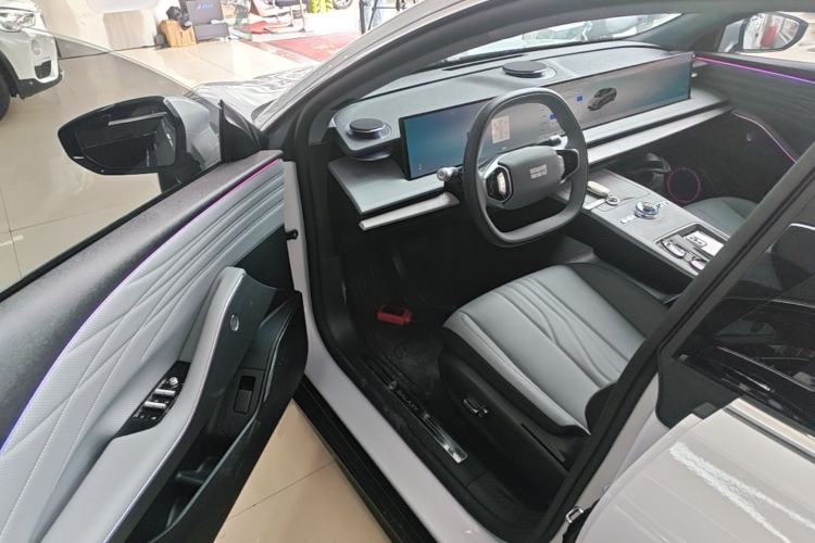 Used Geely Galaxy E8 2024 550 km Range Rear-Wheel-Drive PRO Driver Seat