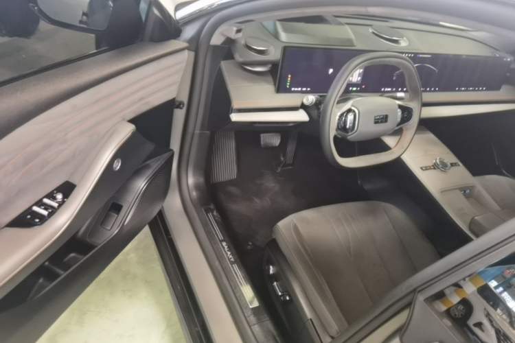Used Geely Galaxy E8 2024 620 km All-Wheel-Drive Starship Performance Edition Driver Seat