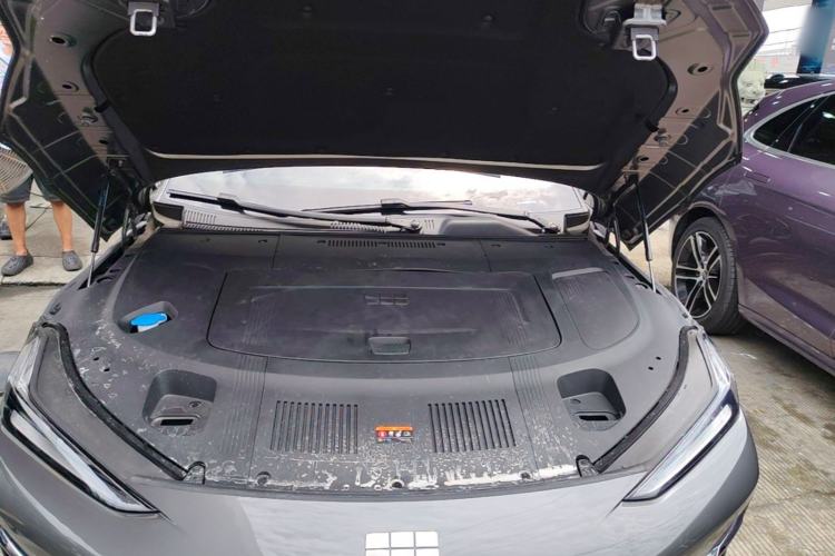 Used Geely Galaxy E8 2024 550 km Range Rear-Drive Dragon Edition Engine Bay
