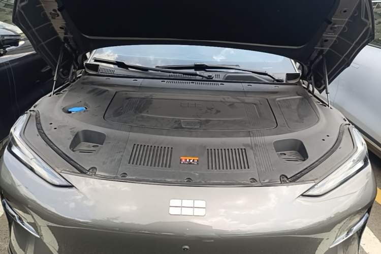 Used Geely Galaxy E8 2024 665 km Range Rear-Drive Starship Long-Range Version Engine Bay