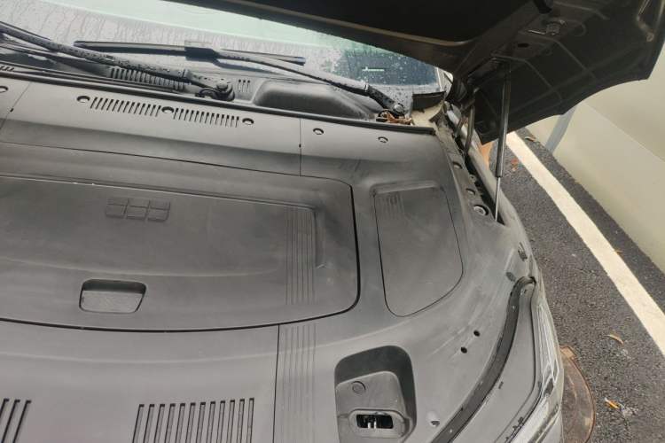 Used Geely Galaxy E8 2024 550 km Range Rear-Drive MAX Engine Bay Left