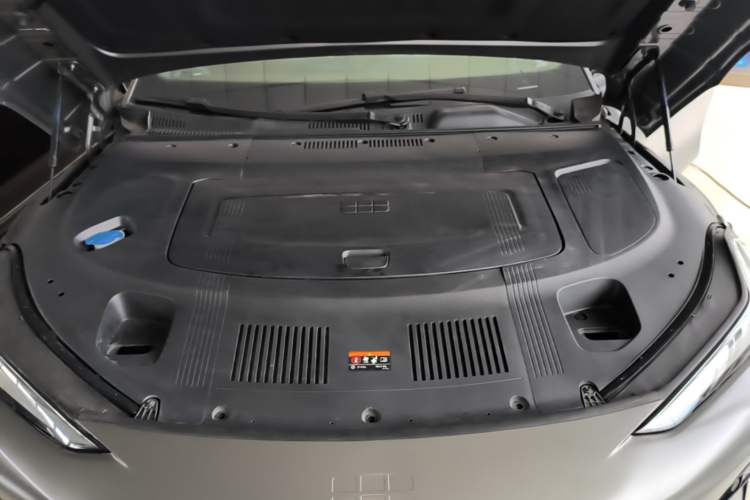 Used Geely Galaxy E8 2024 620 km All-Wheel-Drive Dragon Edition Engine Bay