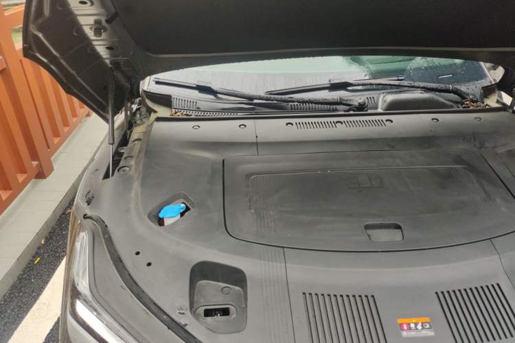 Used Geely Galaxy E8 2024 550 km Range Rear-Drive MAX Engine Bay Right