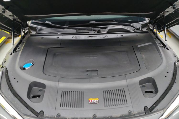 Used Geely Galaxy E8 2024 550 km Range Rear-Drive Dragon Edition Engine Bay