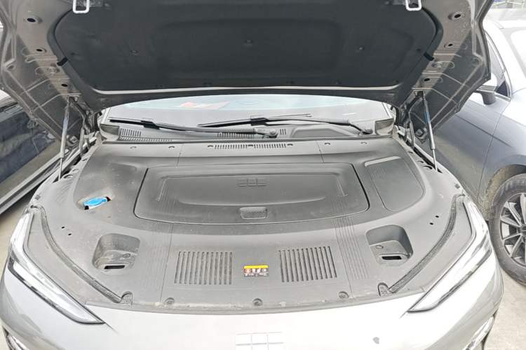 Used Geely Galaxy E8 2024 665 km Range Rear-Drive Starship Long-Range Version Engine Bay