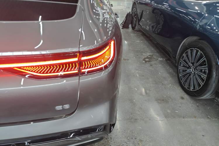 Used Geely Galaxy E8 2024 665 km Range Rear-Drive Starship Long-Range Version Exterior 3