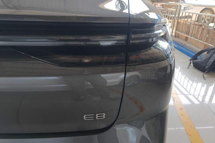 Used Geely Galaxy E8 2024 550 km Range Rear-Wheel-Drive PRO Exterior 3