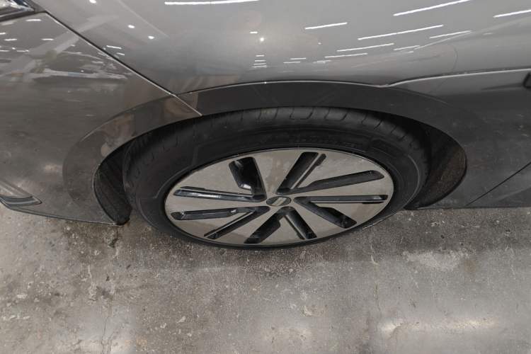 Used Geely Galaxy E8 2024 665 km Range Rear-Drive Starship Long-Range Version Exterior 4