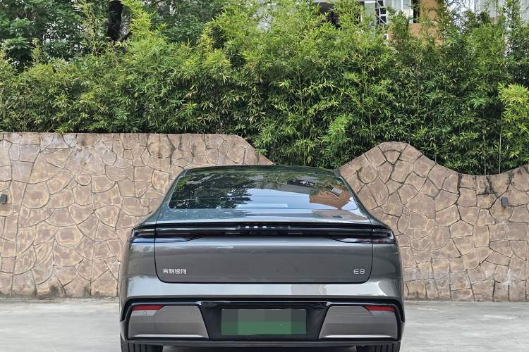 Used Geely Galaxy E8 2024 550 km Range Rear-Drive MAX Exterior 4