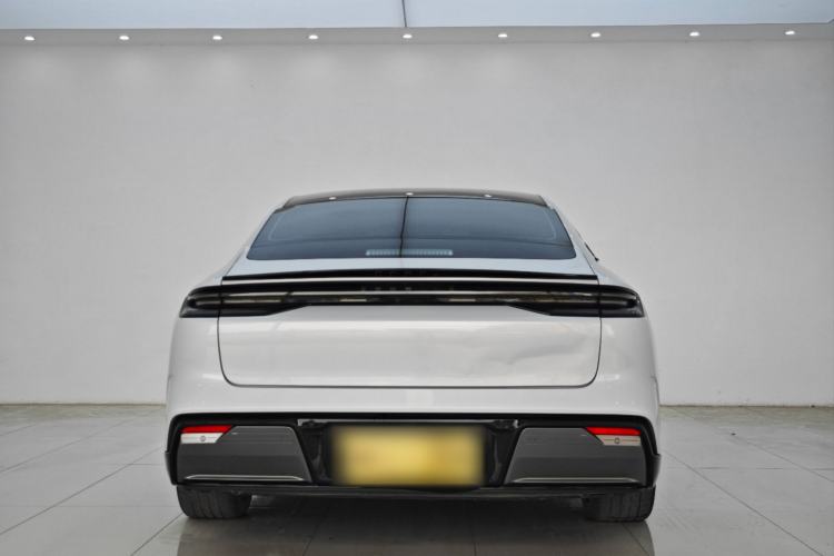 Used Geely Galaxy E8 2024 550 km Range Rear-Wheel-Drive PRO Exterior 4