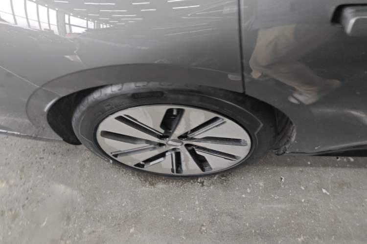 Used Geely Galaxy E8 2024 665 km Range Rear-Drive Starship Long-Range Version Exterior 5