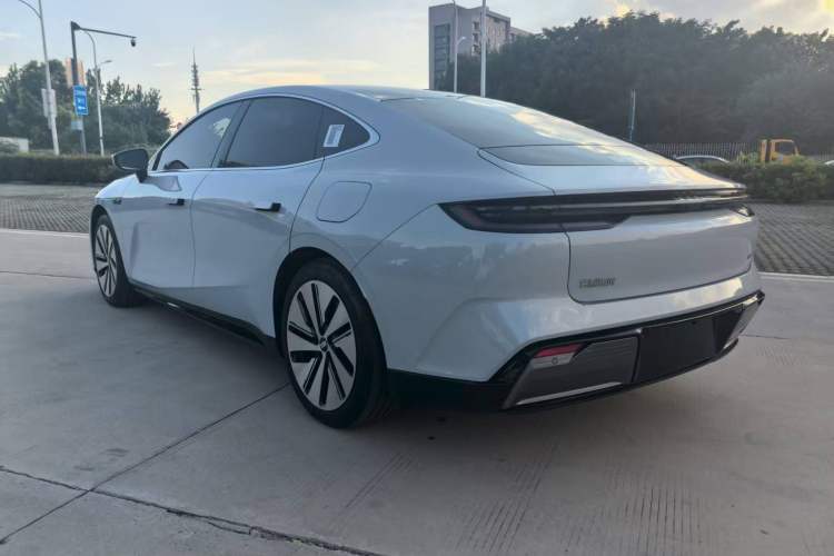Used Geely Galaxy E8 2024 665 km Range Rear-Drive Starship Long-Range Version Exterior 6