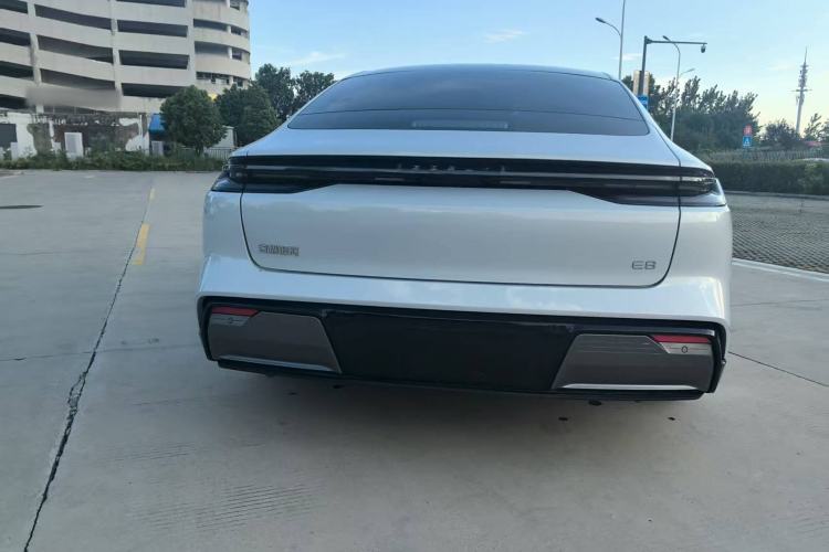 Used Geely Galaxy E8 2024 665 km Range Rear-Drive Starship Long-Range Version Exterior 7