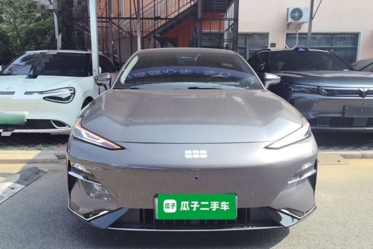 Used Geely Galaxy E8 2024 665 km Range Rear-Drive Starship Long-Range Version Front