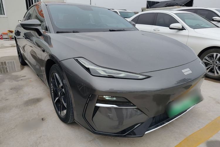 Used Geely Galaxy E8 2024 550 km Range Rear-Drive Dragon Edition Front Right 45 Deg